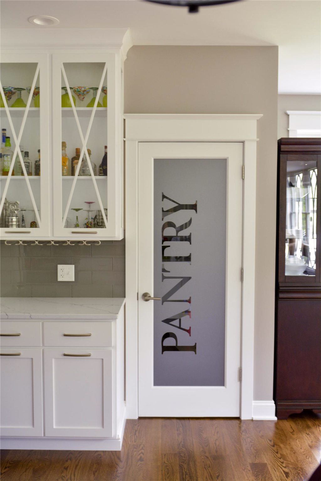 Modern Wall-In Kitchen Pantry