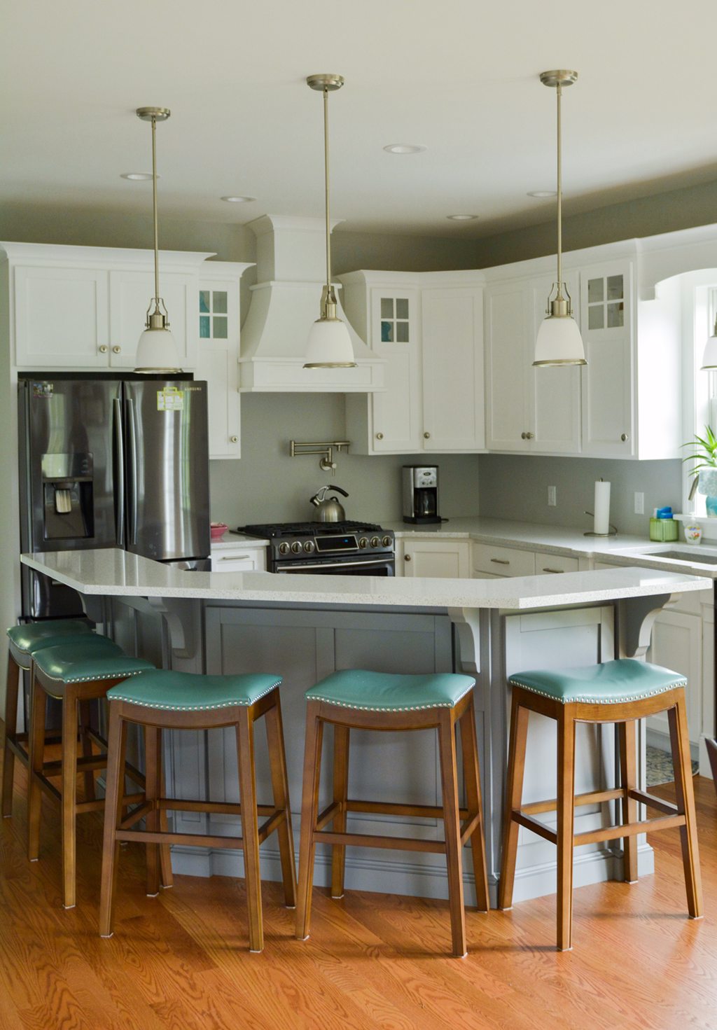 Kitchen Modern Kitchen White with Bar
